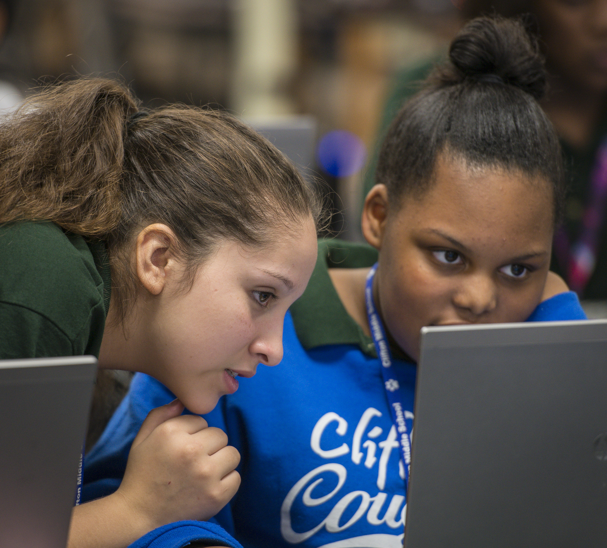 hisd-joins-the-hour-of-code-global-initiative-news-blog